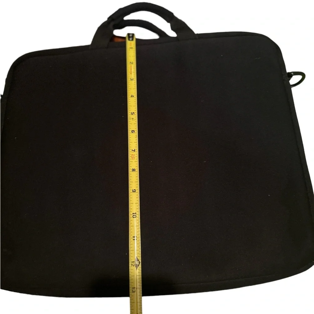Targus CVR200 Slip Labtop / Notebook Case